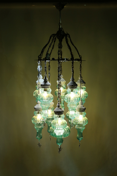 De Luxe Stony Design Chandelier with 9 Pyrex Glasses